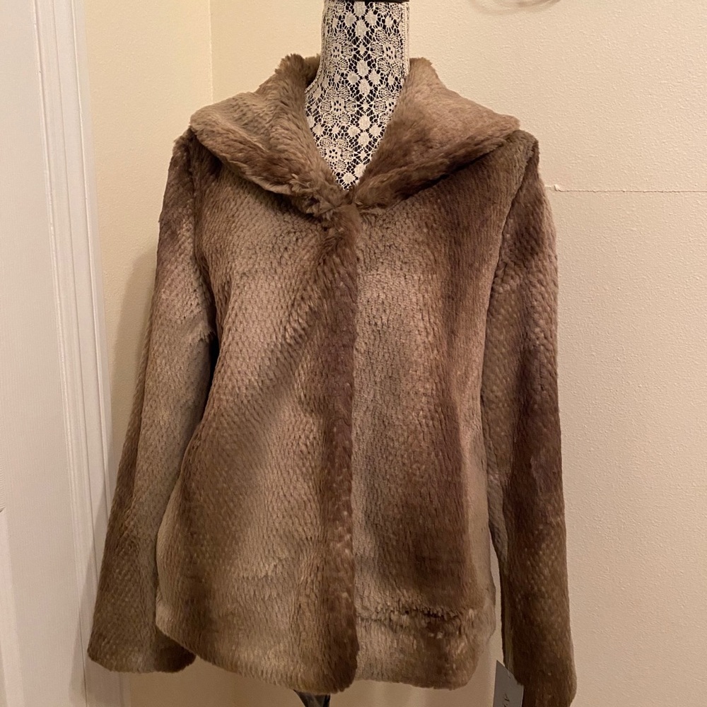 Jacket-NWT Never worn!!! - Picture 2 of 2